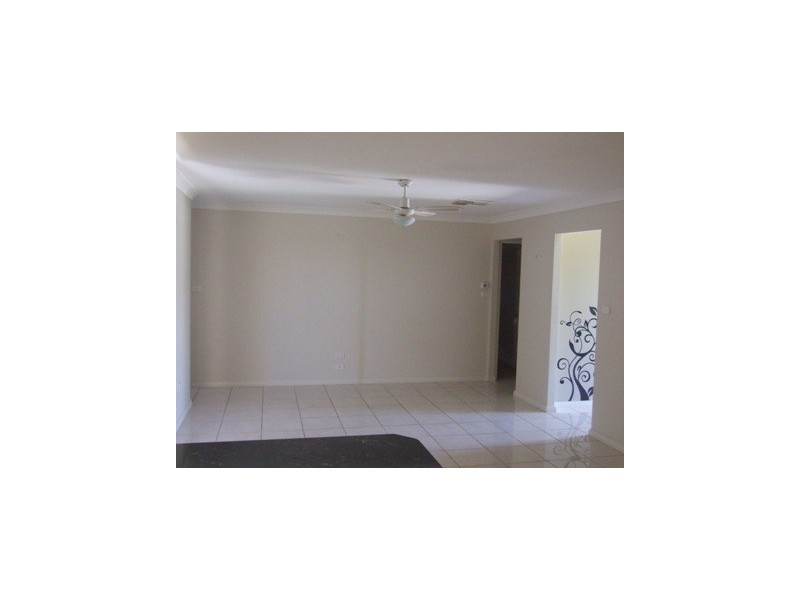 33 Blaxland Street, Parkes NSW 2870