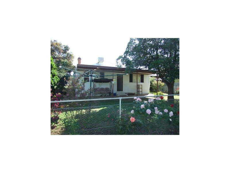 15 Goobang Street, Parkes NSW 2870