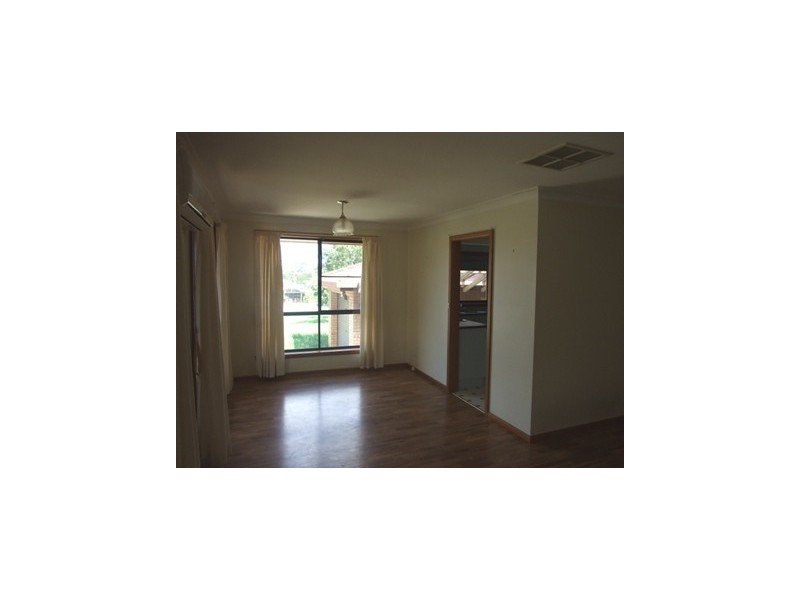 2 Lotus Place, Parkes NSW 2870