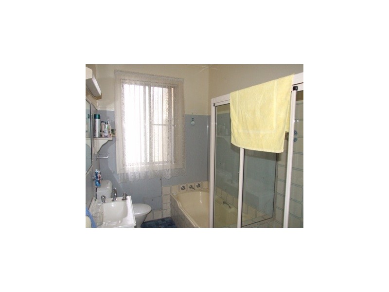 4-6 Station Rd, Parkes NSW 2870