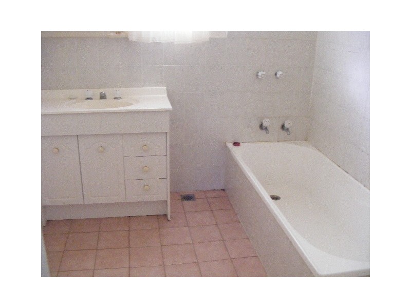 21 Jones Street, Parkes NSW 2870