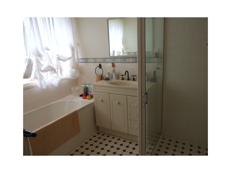 42 Coronation Avenue, Parkes NSW 2870