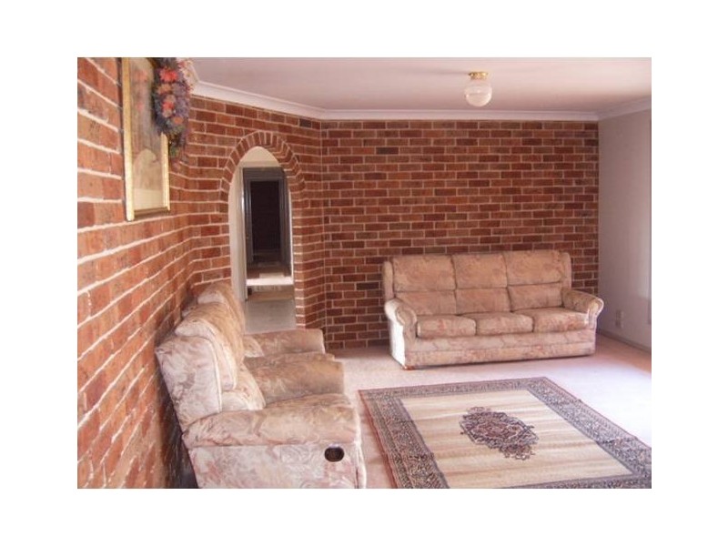 42 Coronation Avenue, Parkes NSW 2870