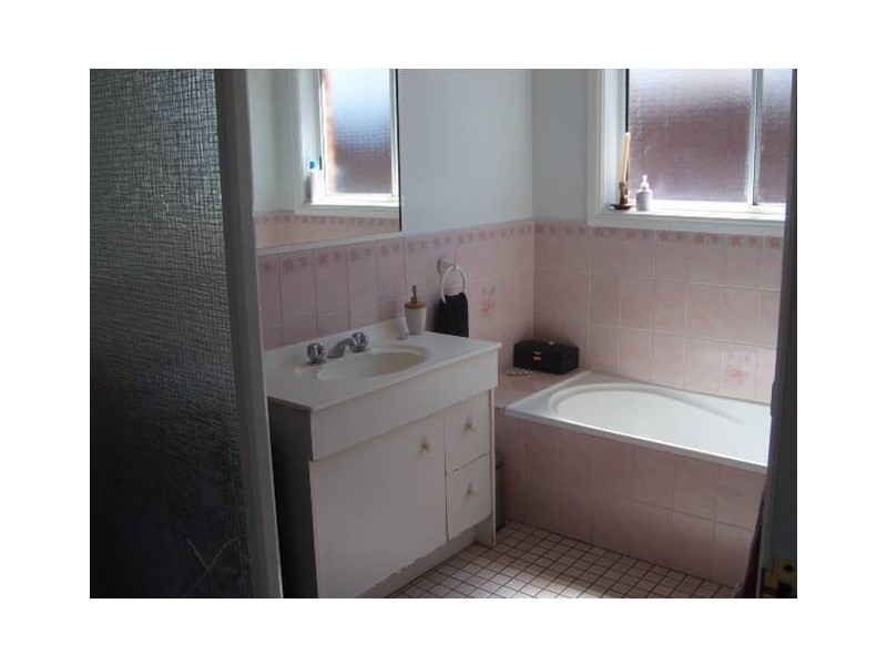 2 Guillan Place, Parkes NSW 2870