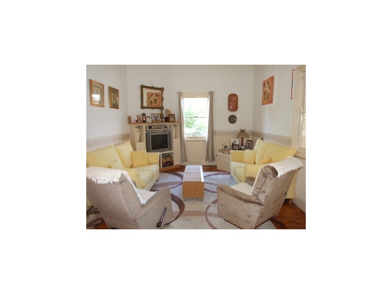 64 High Street, Parkes NSW 2870