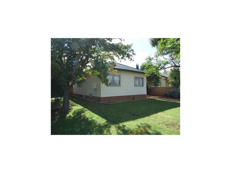 10 Orange Street, Parkes NSW 2870