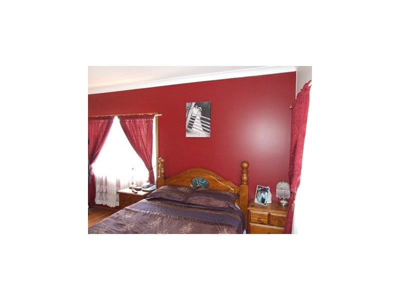 10 Orange Street, Parkes NSW 2870