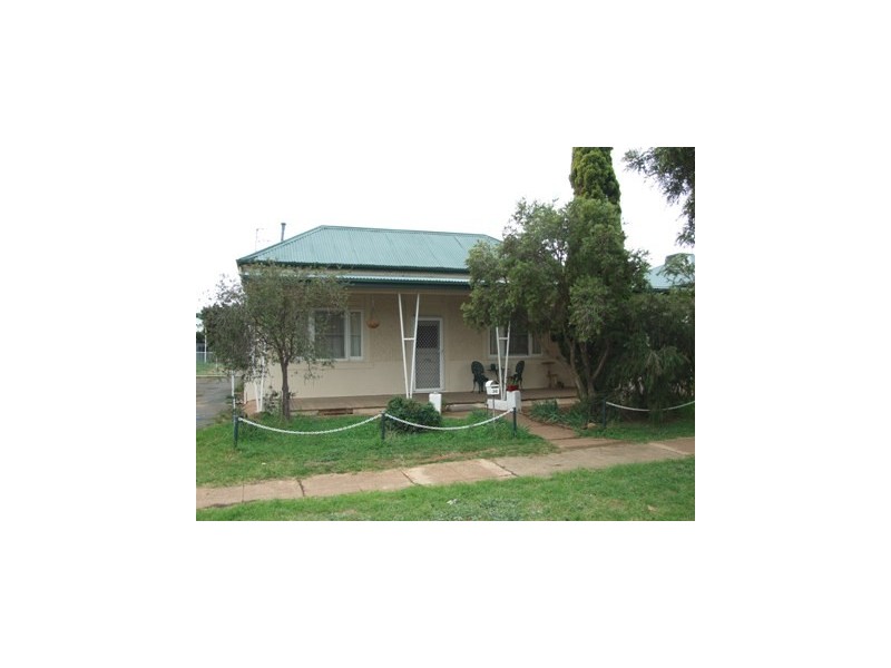36 Victoria Street, Parkes NSW 2870