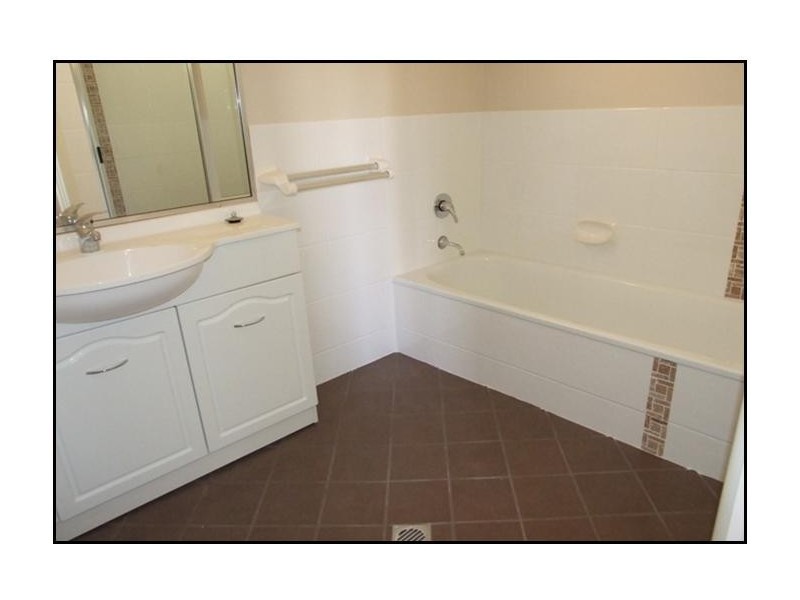 9 Captain Wilson Avenue, Parkes NSW 2870