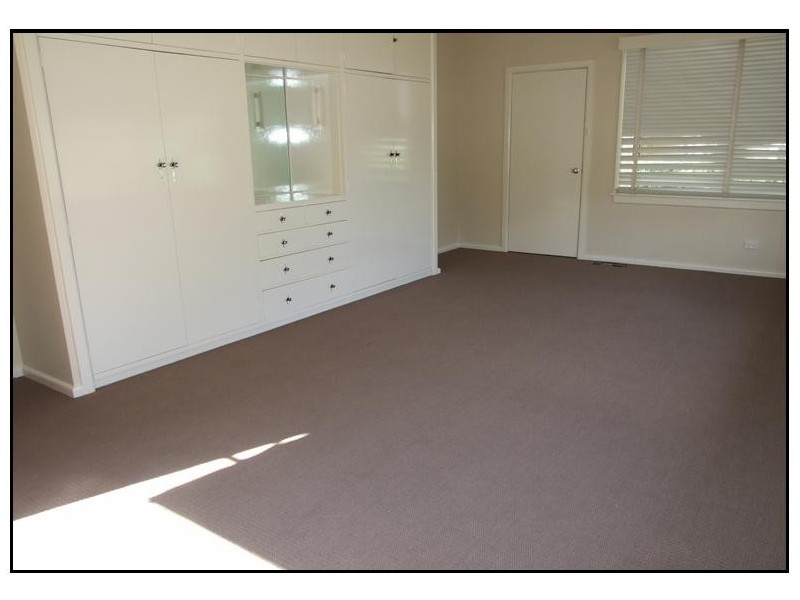 9 Captain Wilson Avenue, Parkes NSW 2870