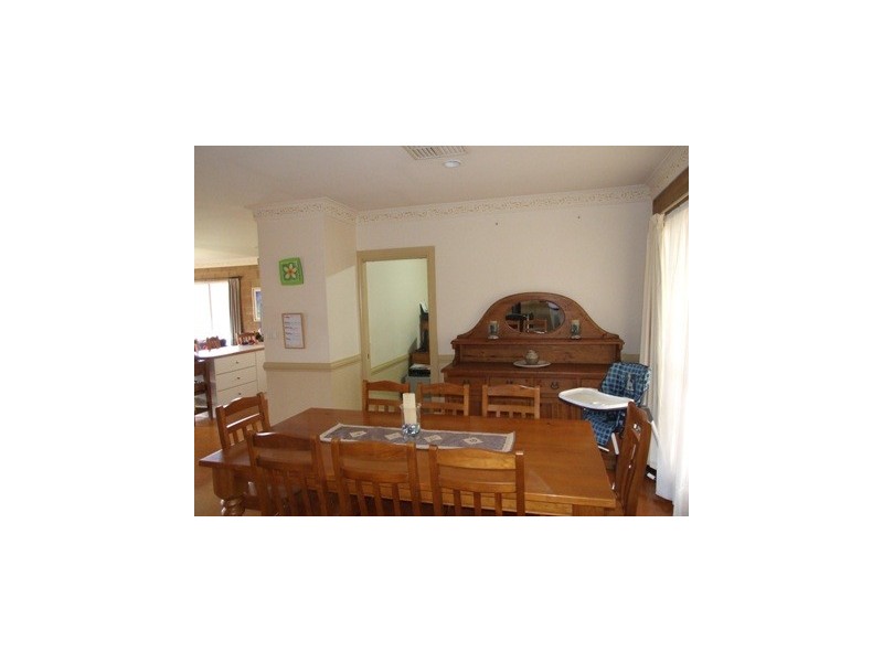 4 Arana Place, Parkes NSW 2870