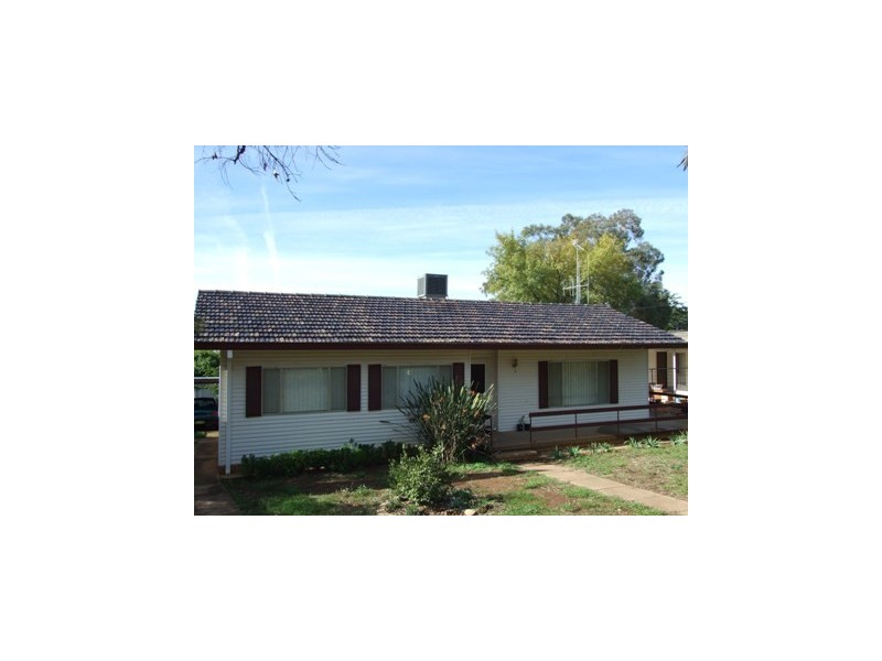 37 Lorking Street, Parkes NSW 2870