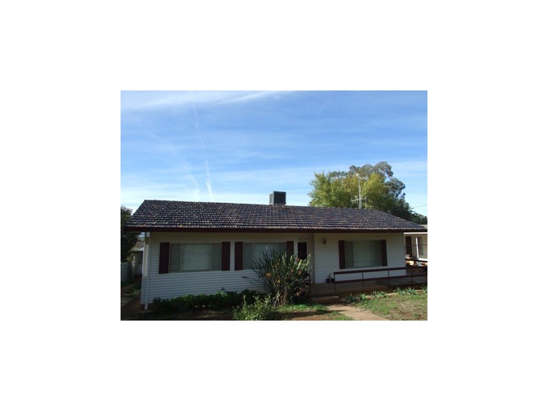 37 Lorking Street, Parkes NSW 2870