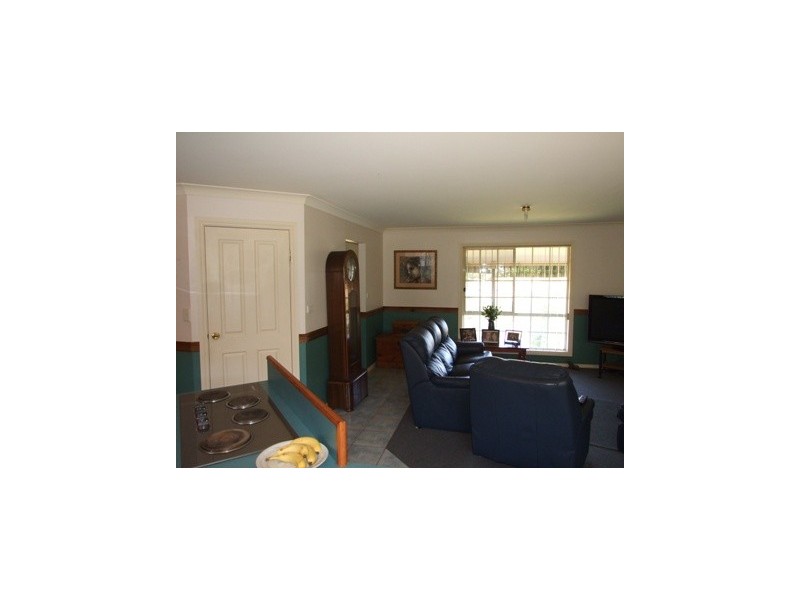 1 Glenburnie Close, Parkes NSW 2870