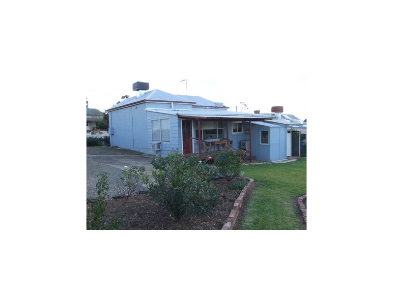 5 Howard Street, Parkes NSW 2870