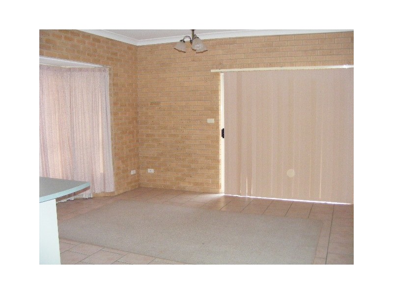 1/21 Ebelina Crescent, Parkes NSW 2870