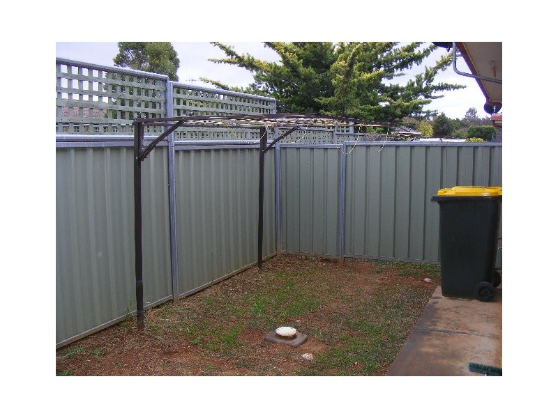 1/21 Ebelina Crescent, Parkes NSW 2870