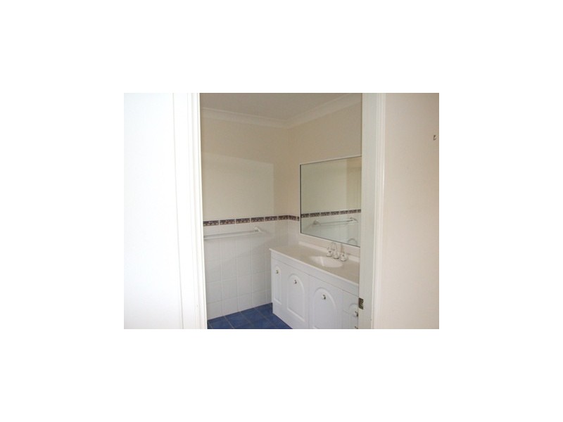 7 Alder Ave, Parkes NSW 2870