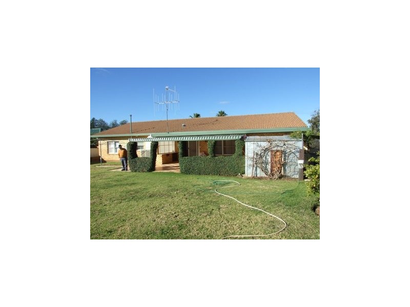 17 Carrington Street, Parkes NSW 2870
