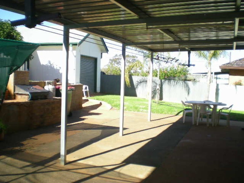 81 High Street, Parkes NSW 2870