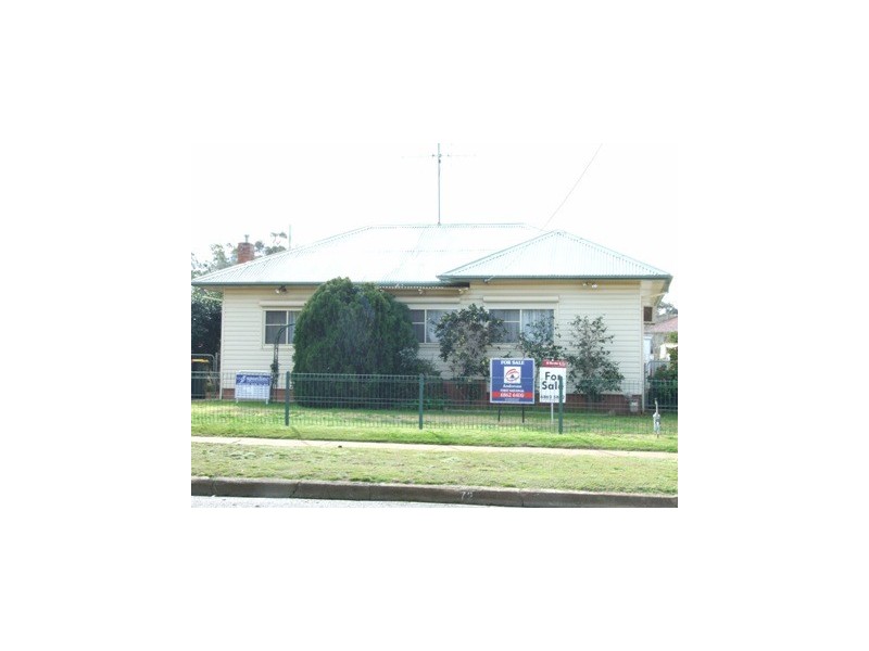 72 Mitchell Street, Parkes NSW 2870