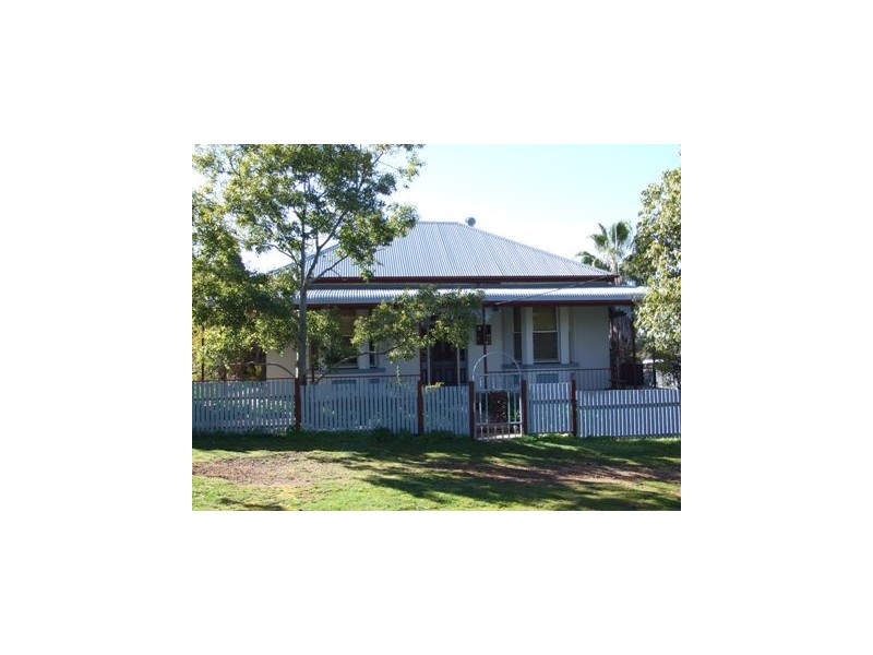 15 Albert Street, Parkes NSW 2870