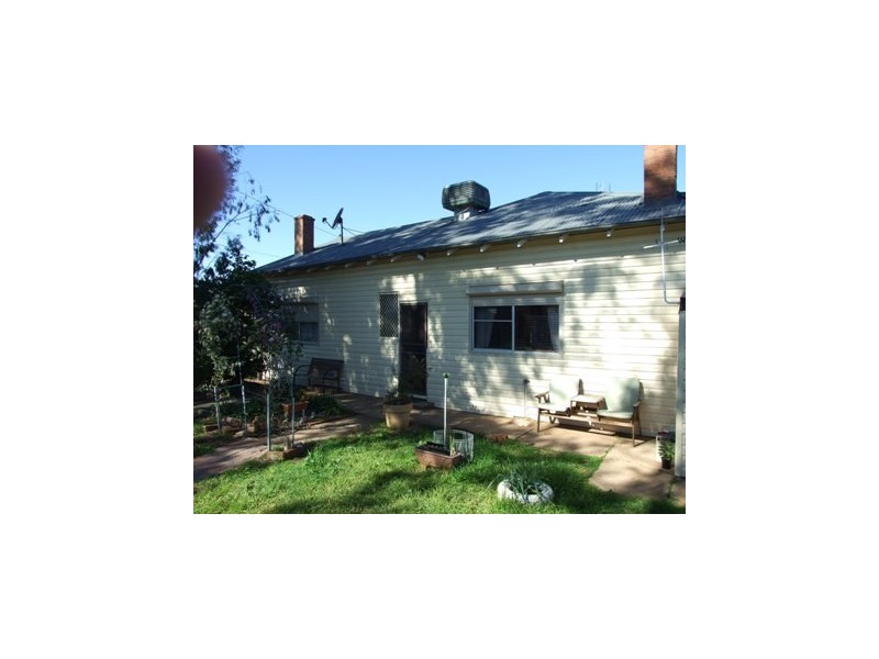 2 Elizabeth Street, Parkes NSW 2870