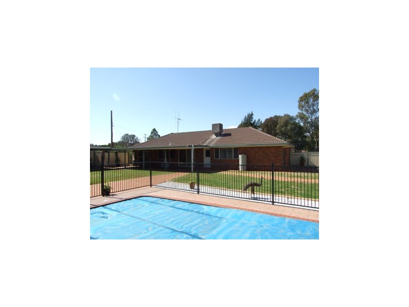 240 Nash Street, Parkes NSW 2870