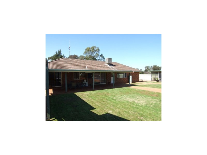 240 Nash Street, Parkes NSW 2870