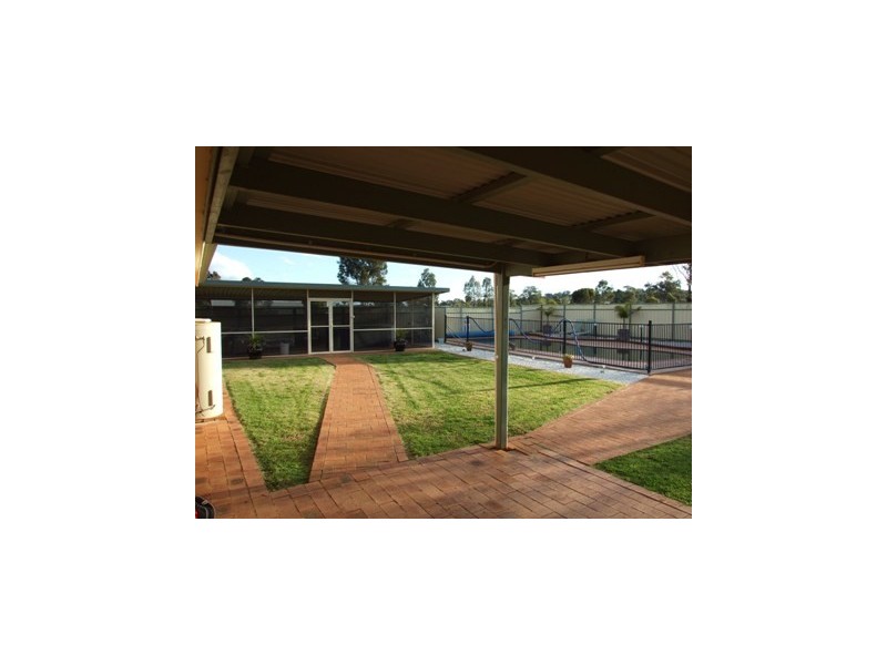 240 Nash Street, Parkes NSW 2870