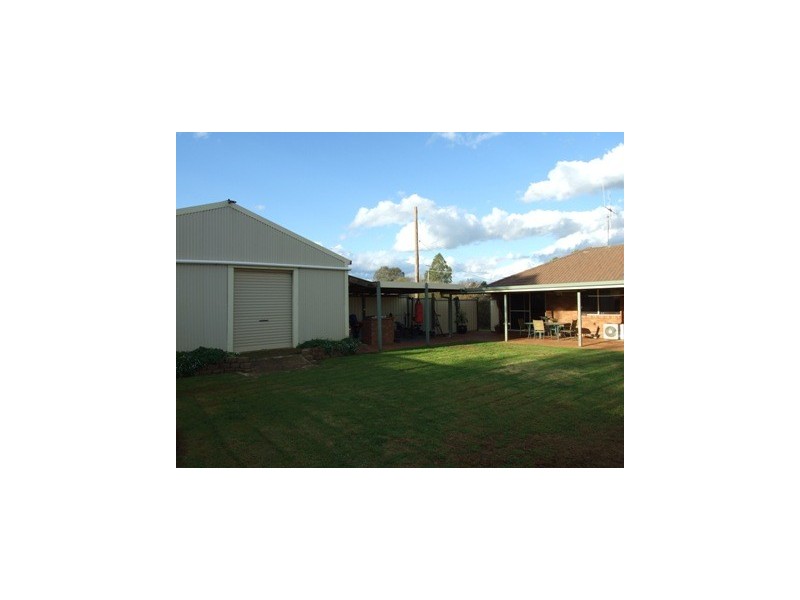 240 Nash Street, Parkes NSW 2870