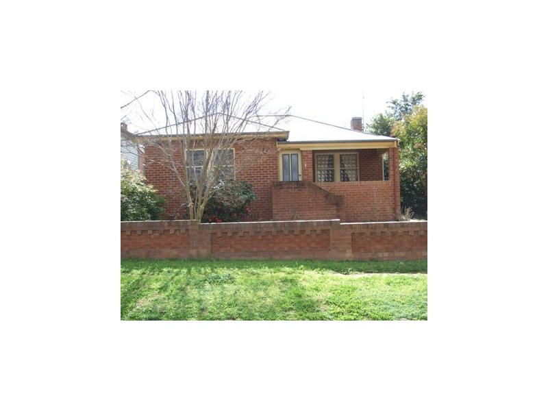 74 Orange Street, Parkes NSW 2870