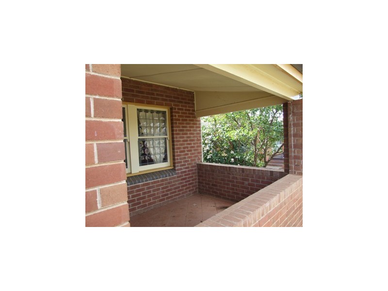 74 Orange Street, Parkes NSW 2870