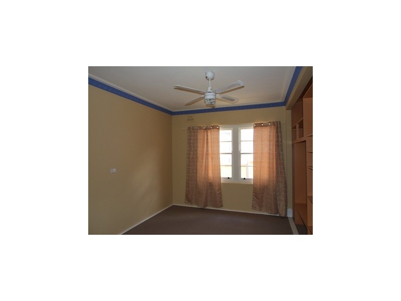 74 Orange Street, Parkes NSW 2870