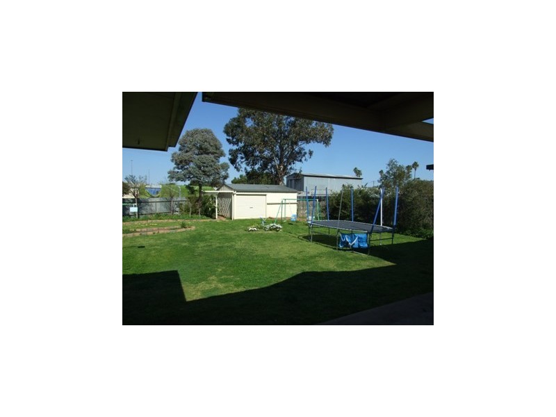 6 Caledonia Street, Parkes NSW 2870
