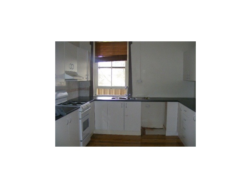 1 Keast Street, Parkes NSW 2870