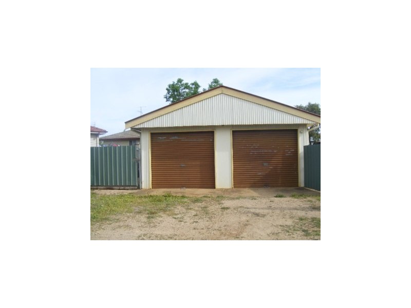 1 Keast Street, Parkes NSW 2870