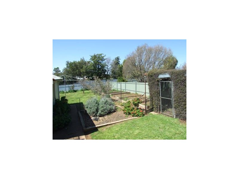 1 Howard Street, Parkes NSW 2870