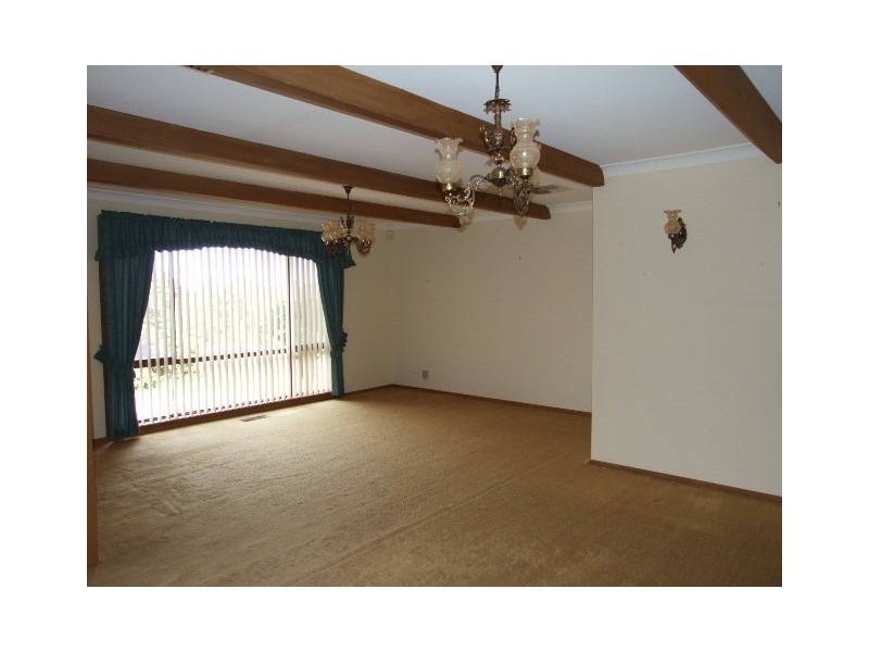 1 Forbes Rd, Parkes NSW 2870