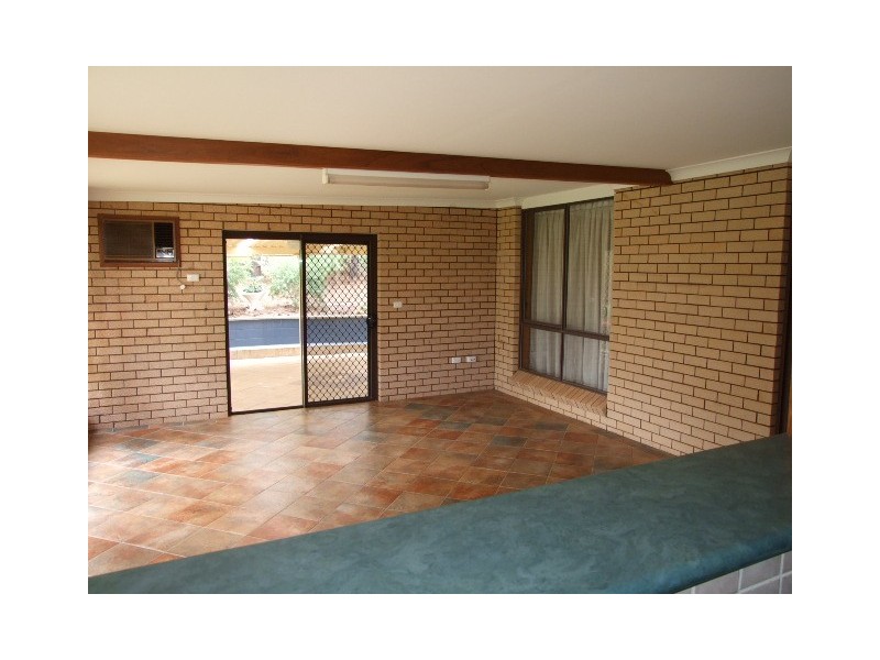 1 Forbes Rd, Parkes NSW 2870