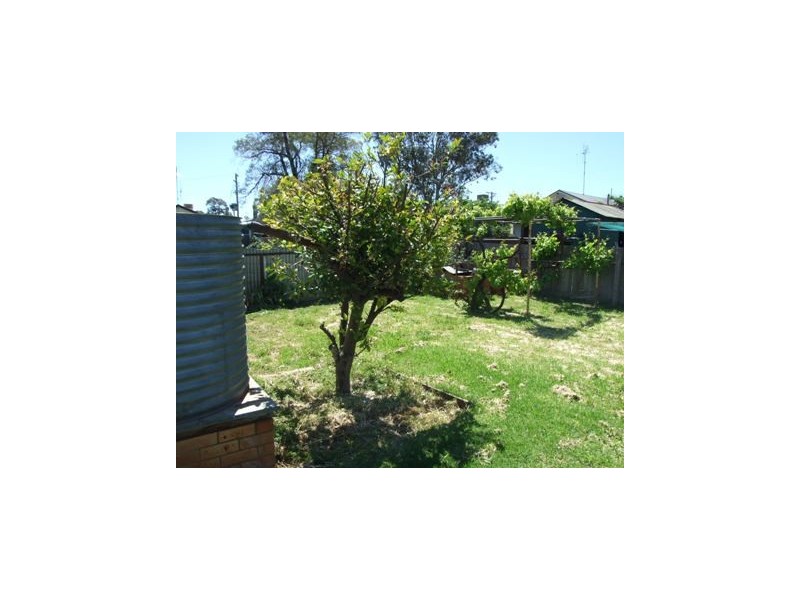20 Downes Cres, Parkes NSW 2870