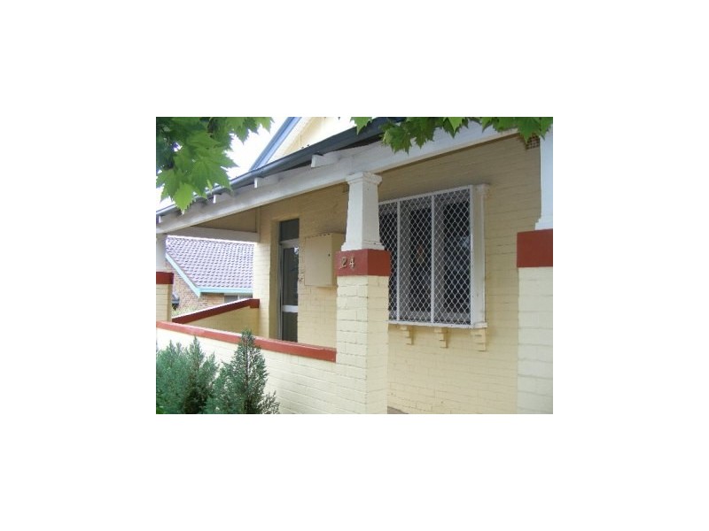 24 Currajong Street, Parkes NSW 2870