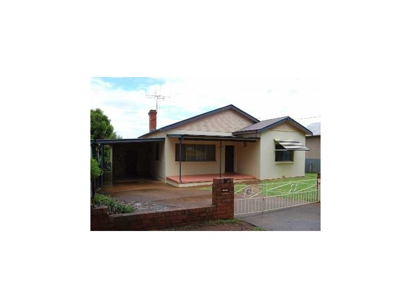 43 Mitchell Street, Parkes NSW 2870