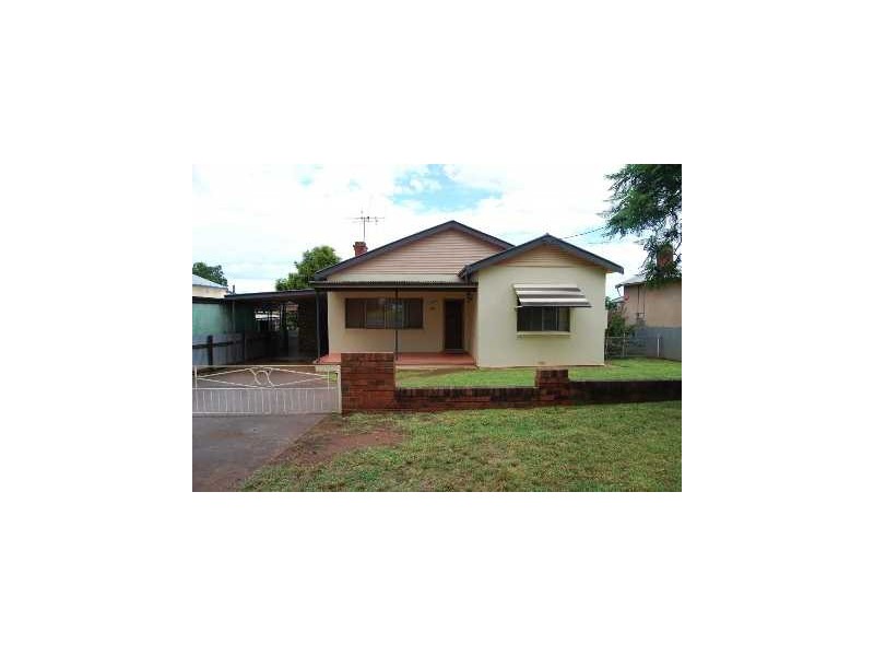 43 Mitchell Street, Parkes NSW 2870