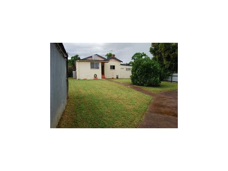 43 Mitchell Street, Parkes NSW 2870
