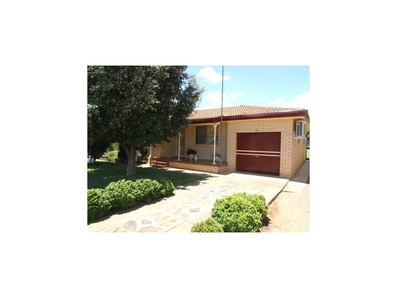 65 Farrah Street, Parkes NSW 2870