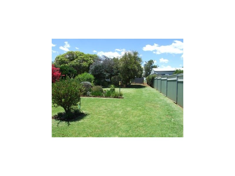 65 Farrah Street, Parkes NSW 2870