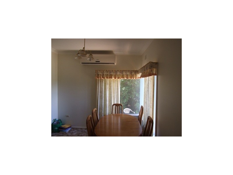 14 Molong Rd, Parkes NSW 2870