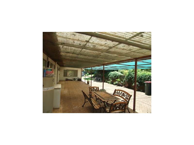 14 Molong Rd, Parkes NSW 2870