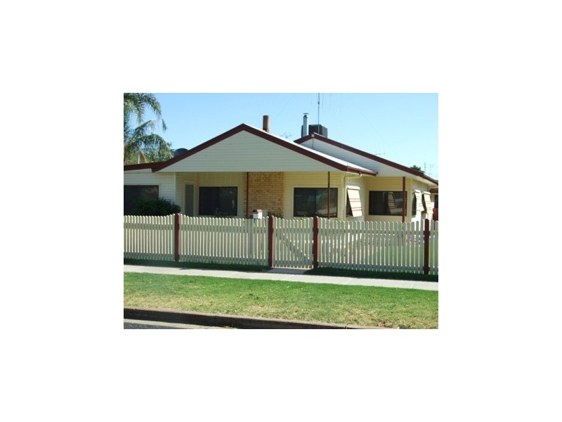 13 Captain Wilson Ave, Parkes NSW 2870